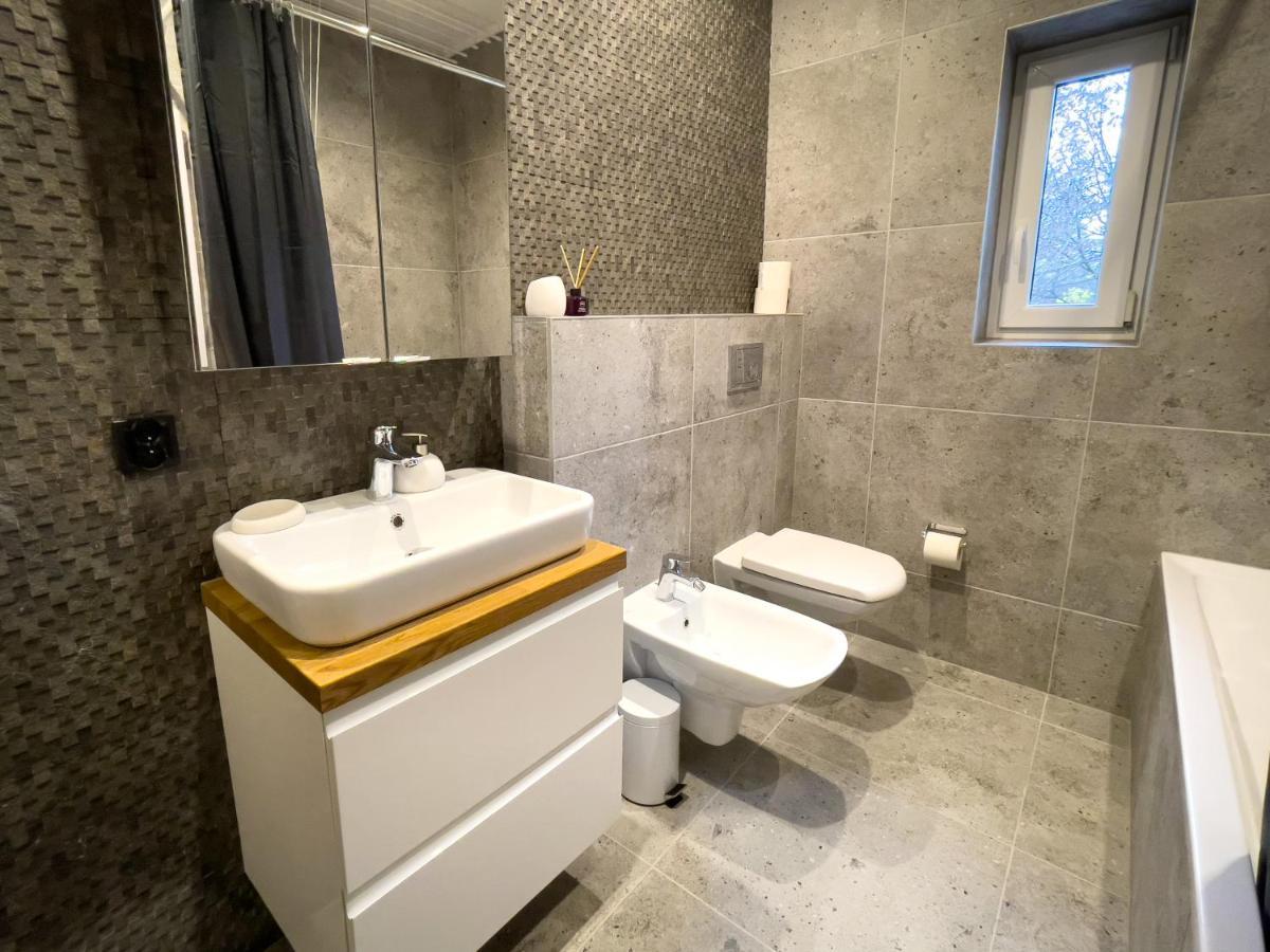 Urban Apartments Premium No 3, Free Private Parking, Self Check-In Chorzów Extérieur photo